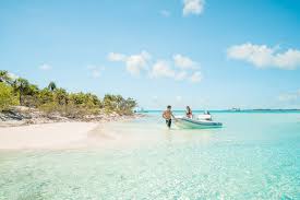 Over the past decade it has made significant progress in reducing food insecurity and malnutrition. San Salvador Auf Den Bahamas Funkelnde Binnenseen Und Einsame Strande