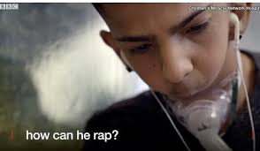 Raper, który urodził się bez szczęki. Historia Isaiaha Acosty