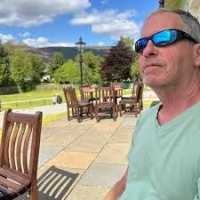 Hello everyone, I bought my 2018 T00 last year from a dealer, so I never  had the chance to meet the previous owner. I've noticed that the bike seems  to go through