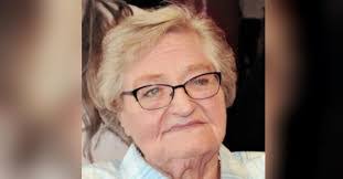 Penny Noe's Instagram, Twitter & Facebook