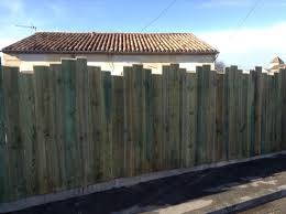 Palissade En Bois Brut Palissade Bois Palissade Cloture Jardin Bois