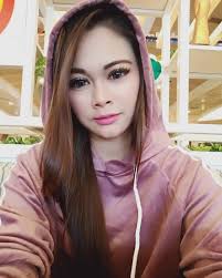 Potret Cantik Lenny, Seleb Tiktok yang Mirip Iis Dahlia