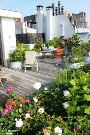 Creation D Une Terrasse De Fleurs Et De Fruits Jardins Sur Les Toits Jardin Avec Terrasse Jardin Exterieur