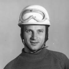 Publicidad argentina del Ford Sierra XR4 del año 1984. Éste modelo se  vendía junto al Ghia y a la versión L en sus inicios.  -----------------------------------------------------------------------------------  Administrador: @maxi_cilauro Créditos ...