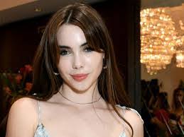 Kayla Maroney's Instagram, Twitter & Facebook