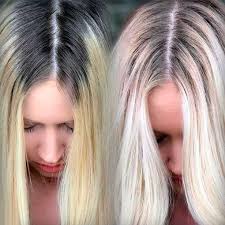 How to Blend Dark Roots with Blonde Hair at Home (in 4 easy steps)