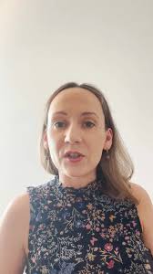 🎥 Ucieczka w ochronie skarbu narodowego, emigracja i powrót po latach.  Beata Ostrowska-Harris we fragmencie filmu "Pani na Korczewie". Płyta DVD z  filmem do zakupienia w Kuźni Pałacowej lub zamówić z wysyłką