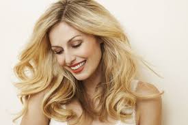 Idées coupe cheveux et coiffure femmes cheveux longs et mi longs, se coiffer facilement avec cheveux attachés ou détâchés. Coiffure Cheveux Mi Longs Les Modeles De 2021 Doctissimo