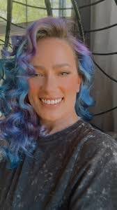 Christina Morehead's Instagram, Twitter & Facebook