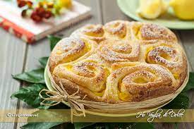 Esistono molte varietà diverse di curry in polvere. Torta Di Rose Con Crema Al Limone