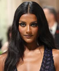 Who Is The Mystery Man Caught Kissing Simone Ashley? Here's Everything  About Restaurateur Tim Sykes