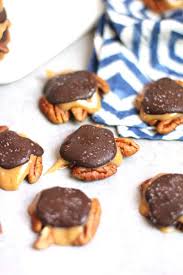 Turtle chocolate fudgelord byron's kitchen. Easy Homemade Turtles Suebee Homemaker