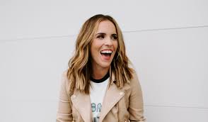 Rachel hollis is an american author, motivational speaker, and blogger. Rachel Hollis Manifest Success And Overcome Guilt Lewis Howes