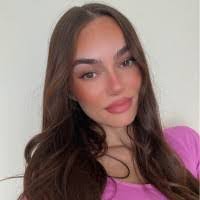 Bethanie Robinson's Instagram, Twitter & Facebook