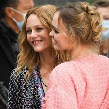 We did not find results for: Vanessa Paradis Und Lily Rose Depp Bei Chanel Sind Sie Der Hingucker Gala De