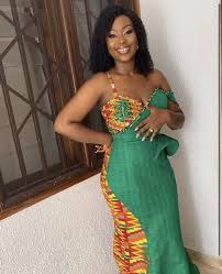 Rip.#ghaneen poleni sana kwame nkrumah leader #ghanéen des années 1960 avait clairement posé le dilemme de notre continent en. Epingle Sur Modele Pagne Robe