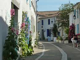 Epingle Par Franse Dorpen Sur Villages De Pierres Et D Eau Charente Maritime Tourisme Fleury Les Aubrais