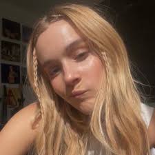 Erin Hackney (@eriiinniiicole)