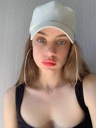 Xenia's Streetstyle. Yes or no? #style #earrings