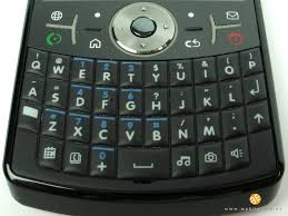 Motorola Q 9h review: Moto messenger ...