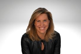 Schlagfertigkeit lernen mit der schlagfertigkeitsqueen nicole staudinger 628. Interview Mit Nicole Staudinger Wie Aus Einer Tiefen Krise Eine Schriftstellerkarriere Folgte
