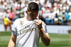Los de zidane necesitan ganar y que el atlético de madrid no lo haga frente al valladolid. Covid 19 Un Jugador Del Real Madrid De Futbol Se Salta La Cuarentena Y Viaja A Su Pais Publico