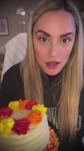 Is this how you do the trend? 😂😂 #hearmeout #hearmeoutcake #fyp #fypシ  #mom #moms #momsoftiktok #momlife #momsover30 #momsover40 #momtok #humor  #momhumor #disney #pixar #insideoutmovie #weirdcrushes ...