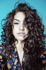 The Curly Hair Trick We Re Obsessed With Refinery29 Www Refinery29 Co Hair Styles Brown Curly Hair Curly Hair Styles Naturally