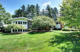 1650 square feetyears lived in: Dramatic 1959 Split Level Time Capsule House In Same Family For 55 Years 55 Photos