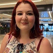 Carolyn Nicol's Instagram, Twitter & Facebook