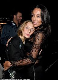Christopher john cornell (né boyle; Stars Attend Chris Cornell Tribute Concert Chris Cornell Chris Cornell Young Vicky Cornell