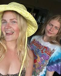 Elle Pearson (@heyoitselle) • Instagram photos and videos