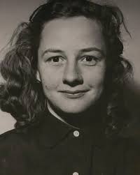 ♀️(2.215) SOPHIE FRANCES PASCOE (Nova Zelanda, 1993). Nedadora. Als dos  anys, va patir un accident amb una talladora de gespa. Com a resultat, se  li va amputar la cama esquerra per sota