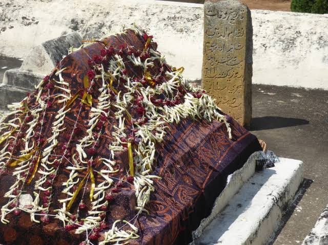 Tipu: The Sultan, his Tiger, and his Mausoleum - Grave Stories