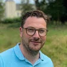 Leon Mahler's Instagram, Twitter & Facebook