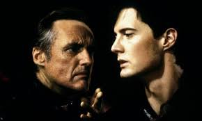 David Lynch's Blue Velvet reviewed