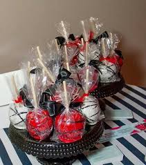 Black And Gold Candy Apples Red Black White Custom Hard Candy Apples Made For Cake Diva Porsha Kimble Colorful Candy Colored Candy Apples Candy Apples