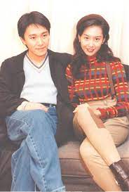 Châu tinh trì sở hữu vẻ ngoài thư sinh và thông minh thời trẻ ở tuổi 58, vua hài châu tinh trì sống một mình và khép kín. Chau Tinh Tri La Ai Tiá»ƒu Sá»­ Sá»± Nghiá»‡p Va Ä'á»i TÆ° Vua Hai Ká»‹ch Cbiz