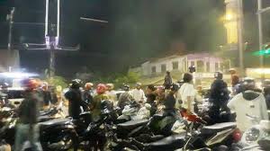 It was created in august 1968 by the merger of pertamin (established 1961) and permina (established 1957). Https Jateng Tribunnews Com 2021 04 17 Zb Warga Sangkrah Pasar Kliwon Solo Tetap Nekat Jual Ciu Pada Bulan Ramadan Https Cdn 2 Tstatic Net Jateng Foto Bank Images Polsek Pasar Kliwon Solo Jpg Kapolsek Pasar Kliwon Iptu Achmad Riedwan Prevoost