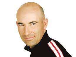 Rediffusion d'une de ses chroniques récentes. La Revue De Presque De Nicolas Canteloup