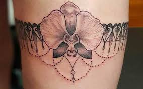One very popular tattoo trend is matching bows on the back of the thighs. 50 Bold Thigh Tattoos That Are Truly Stunning Cafemom Com