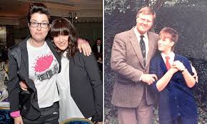 Who is sue perkins' partner anna richardson? Sue Perkins Partner Used Humour To Deal With Her Father S Illness Daily Mail Online