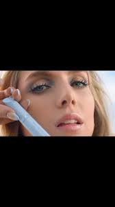 NAILS @rachel.messick ☁️☁️ always love a @covergirl moment , New #Beauty  campaign for #Covergirl Lash Blast SuperCloud Mascara 🌤️, photographer