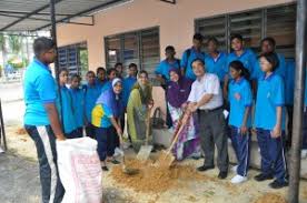 Hjh aini bt yacob) pengetua smk methodist nibong tebal = sekolah menengah kebangsaan methodist stesen kereta api nibong tebal. Bengkel Mud Ball Disemai Di Sekolah Buletin Mutiara