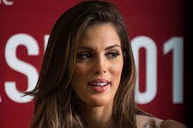 Iris mittenaere was born on january 25, 1993 in lille, france. Iris Mittenaere Mendobrak Dominasi Amerika Di Miss Universe Halaman All Kompas Com