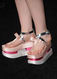 Elle Fanning Feet In Crazy High Platform Shoes High Platform Shoes Elle Fanning Shoes