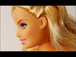 Mariel Clayton [photographie de diorama de poupées]