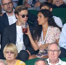 We did not find results for: Wimbledon David Beckham Kommt Mit Seiner Mutter Meghan Tragt Jeans Welt