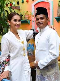 Aşağıdaki balkisyh semundur khan kitaplar alfabetik sıraya göre listelenmektedir. Dia Duda Tak Ada Anak Pelakon Balkisyh Semundur Khan Selamat Bernikah Sensasi Selebriti