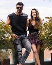Can yaman kimdir aslen nereli dizileri hepsi can yaman'ın biyografisinde. Ozge Gurel Ve Can Yaman I Yeniden Dizi Reytingleri Ve Haber Sayfasi Facebook